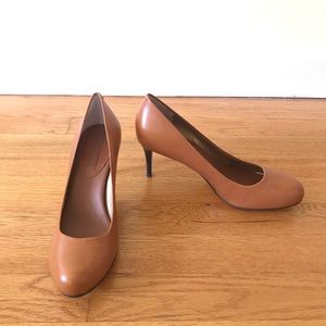 Banana Republic brown tan leather high heels sz 8